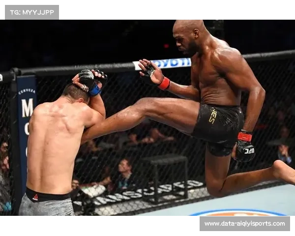 丹尼尔·科米尔声称在纯摔跤比赛中能10比0击败乔恩·琼斯